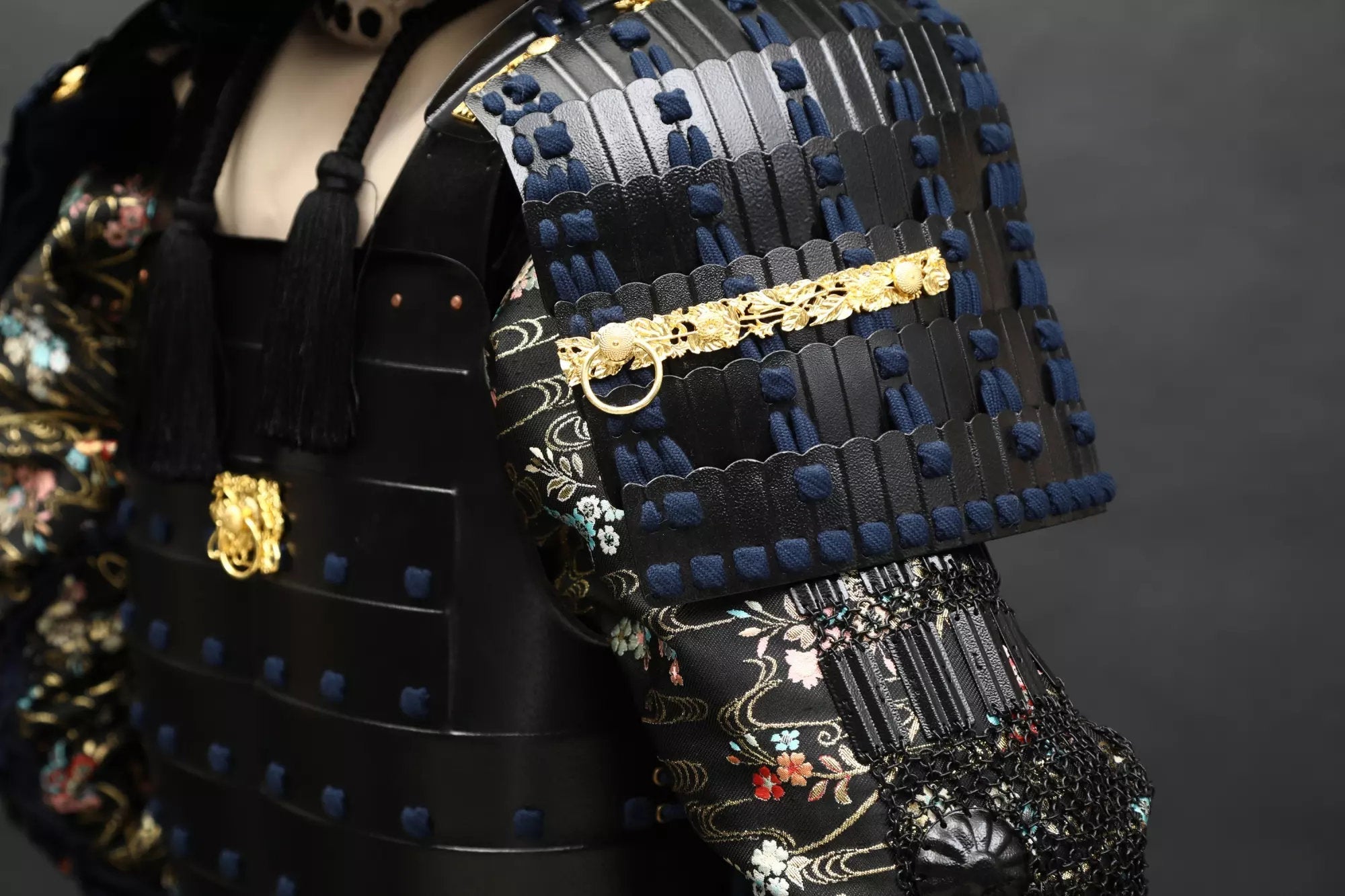 Handcrafted Oda Clan Black Samurai Armor with Legendary Antlers Helmet