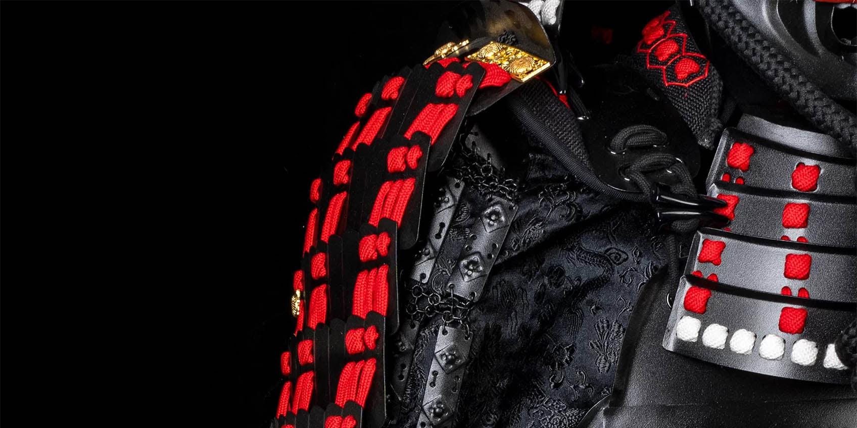 Handcrafted Black & Red Samurai Armor Set – Full-Size Wearable Yoroi