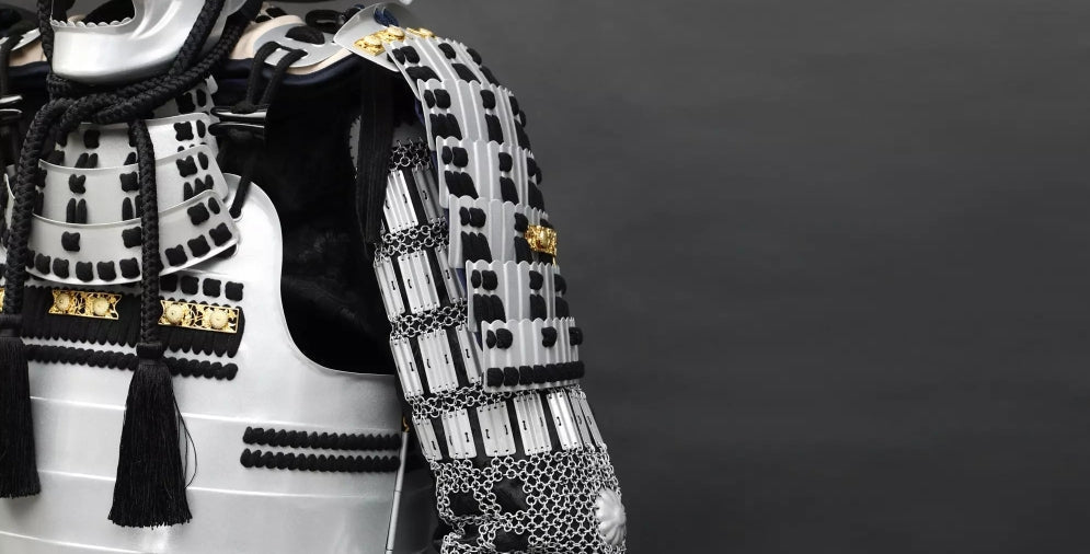 Silver Samurai Armor : Traditional Craftsmanship Meets Modern Artistry