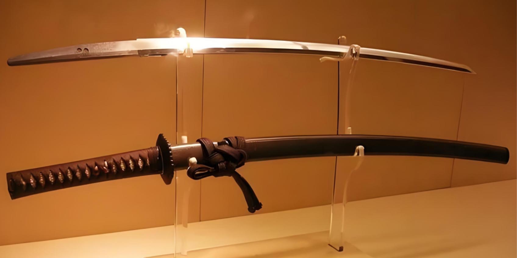 Comprehensive Guide: The History, Craftsmanship, and Two-Handed Use of the Tachi Swor