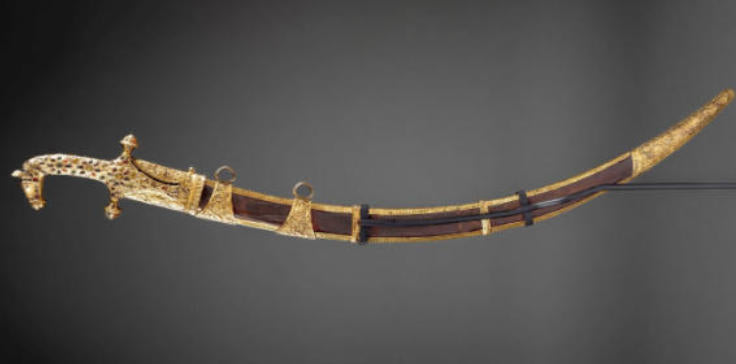 Falchion Sword Explained: Medieval Curved Blade Design & Combat Use