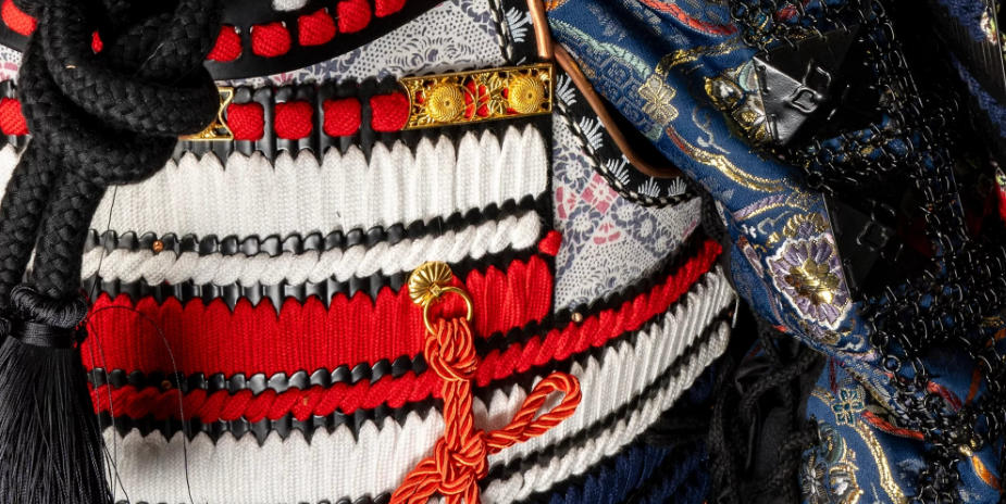 Handmade Oda Clan Samurai Armor –  Black-Red Yoroi for Collectors