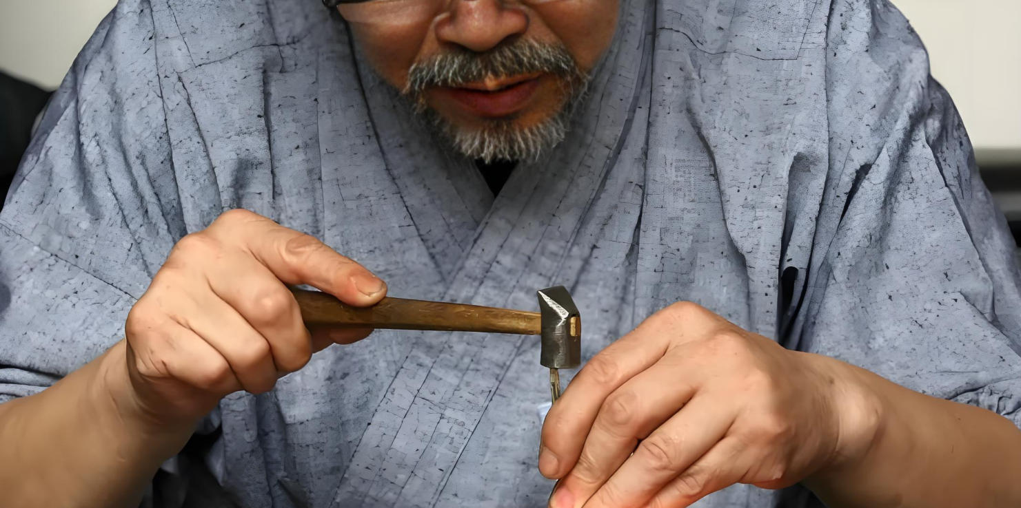 Katana Maintenance Guide: How to Fix a Loose Scabbard – History & Tips