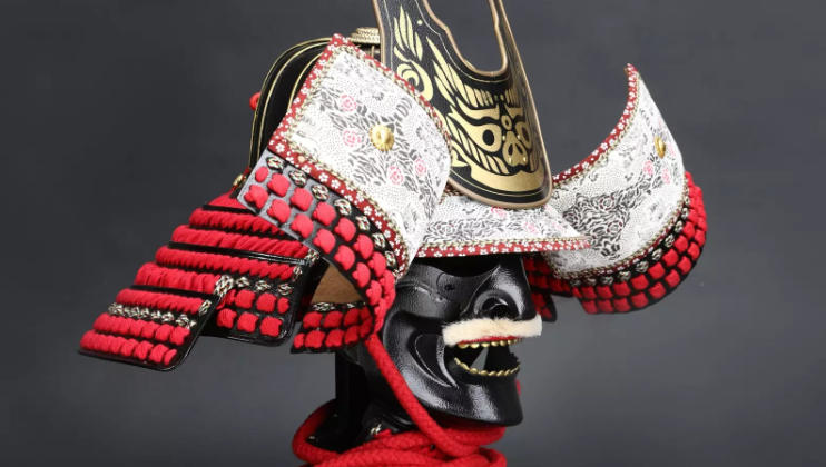 Minamoto no Yoshitsune Samurai Armor Replica & Collectible Guide