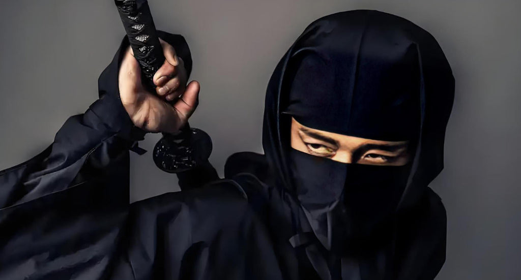 Treten Sie mit einer Ninja-Schwert-Replik in die Schatten des feudalen Japans ein