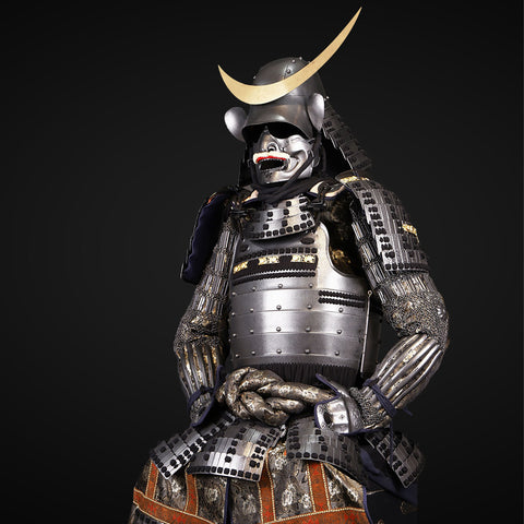 Japanese Samurai Warrior Armor – Crescent Helmet Style

