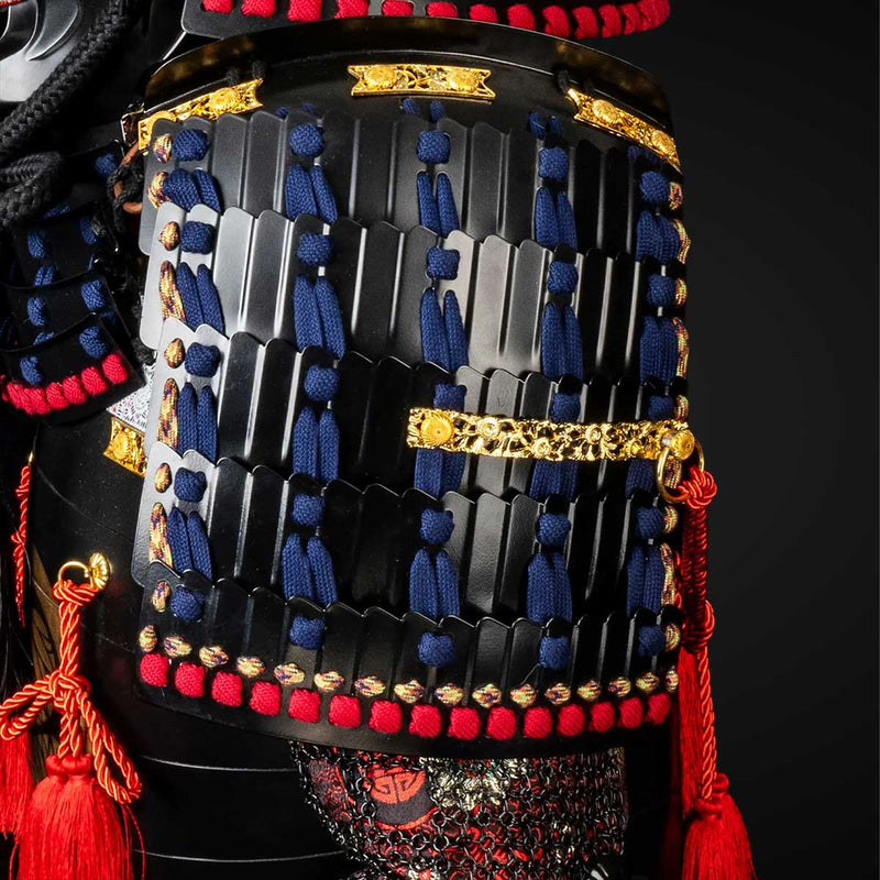 Handgemachte lebensgroße Samurai-Rüstung des Oda-Clans Kachi – Authent 