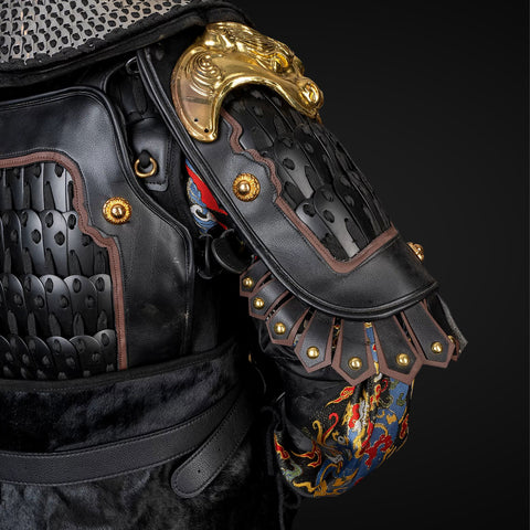 Exquisitely crafted Chinese warrior battle armor, combining aesthetics and functionality to showcase the glory of the cold weapon era.
