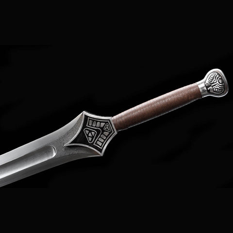Sharp and durable edge of the Conan Mother’s Sword forged from premium Damascus steel for battle-ready performance.