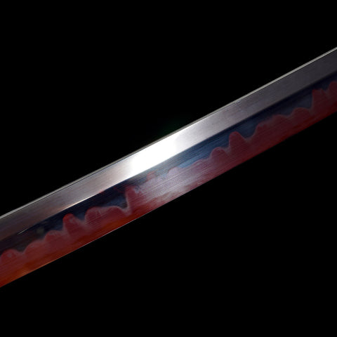 Sharp kissaki blade tip hand-polished to mirror finish5
