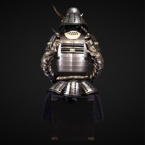 Traditional Samurai Armor with Crescent Moon Kabuto Helmet

