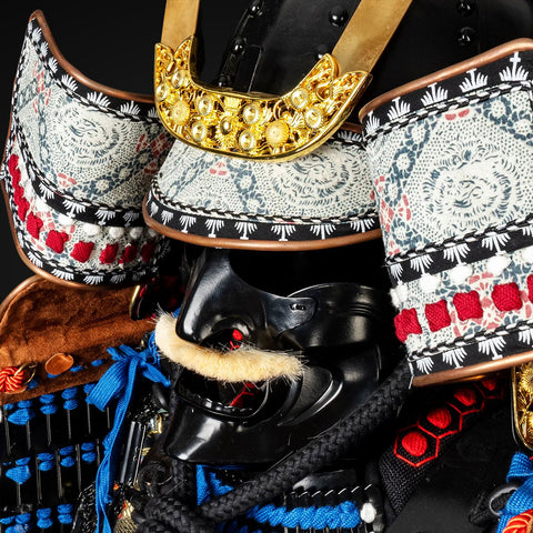 Life-Size Oda Clan Armor with Best Armor Trim Combos for Enhanced Protection

