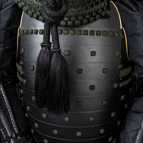 Minecraft armor stand recipe inspiration, where the Black Sanada Nobuyuki Samurai Armor can be displayed beautifully on an armor stand, emphasizing its intricate design.

