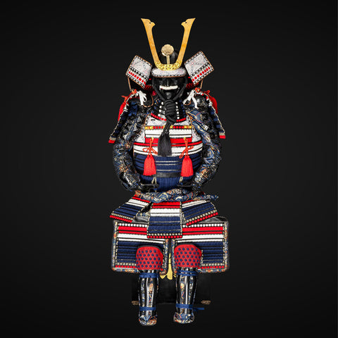 Space Marine armor inspiration meets traditional samurai aesthetics, creating a battle-ready warrior suit with formidable defense.