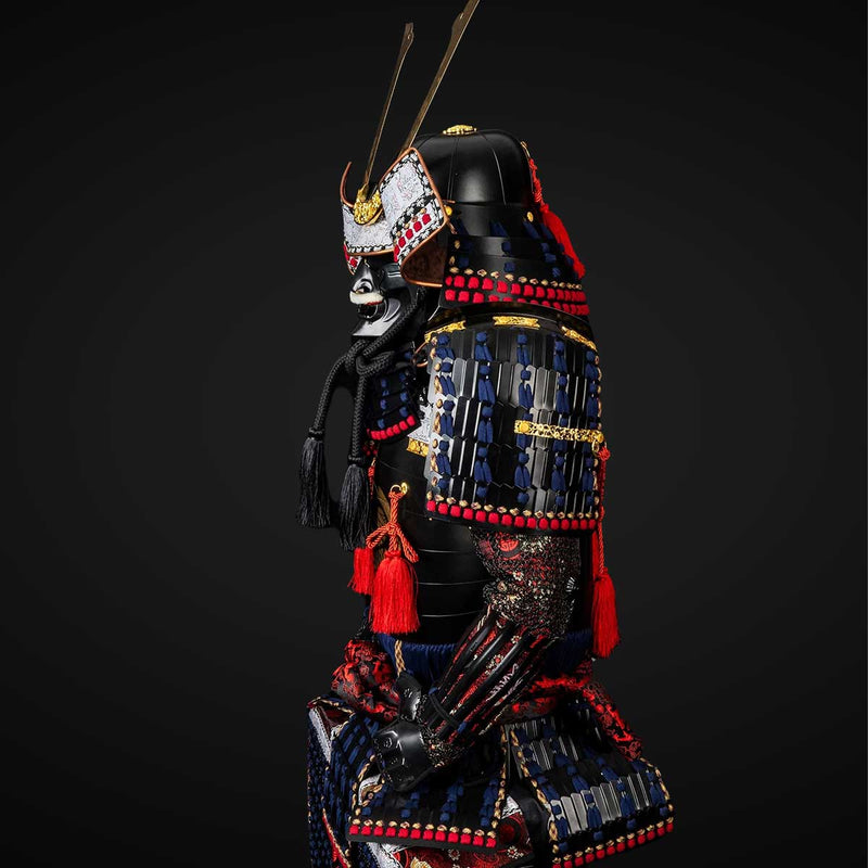 Handgemachte lebensgroße Samurai-Rüstung des Oda-Clans Kachi – Authent 