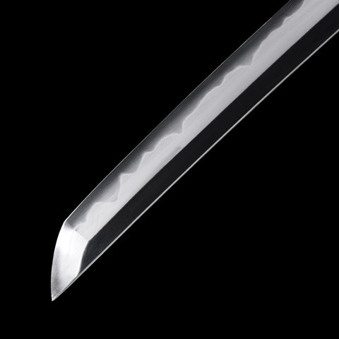 Polished blade edge showing true Yokote and Chu-Ken craftsmanship


