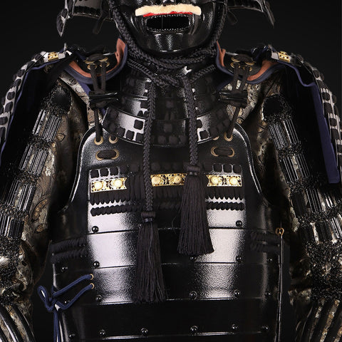 Nyannie Armored Core-Inspired Black Samurai Armor with Golden Antlers

