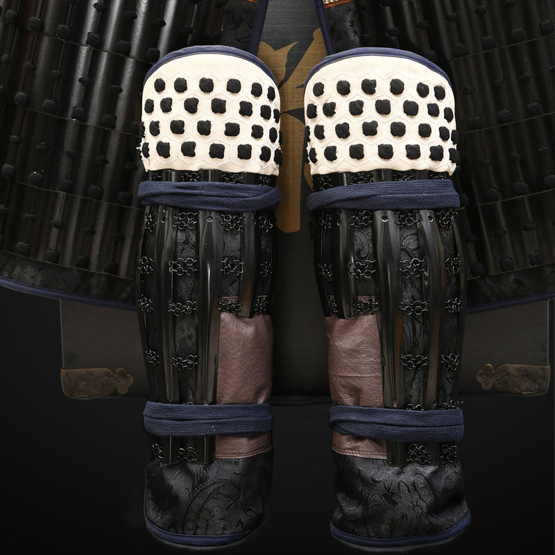 Handmade Life-Size Yoroi Oda Clan Samurai Armor with Black Kachi Helme 