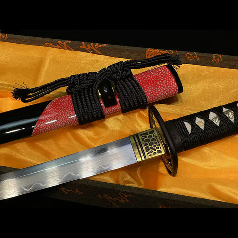 Close-up of Wakizashi scabbard featuring real rayskin wrapping and black buffalo horn fittings.SL-327-U
