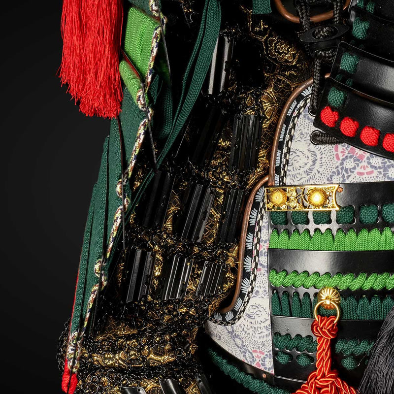 Handmade Life-Size Oda Clan Samurai Armor – Kachi Black & Green Yoroi 