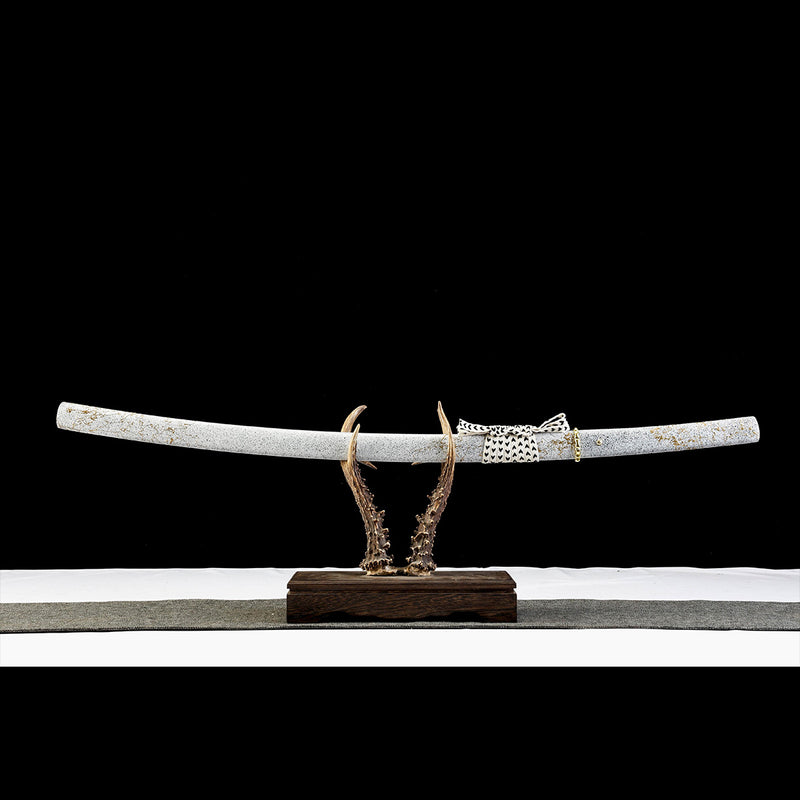 Ghost of Yotei Dark Night Gilded Katana – 1060 Hanazukuri 