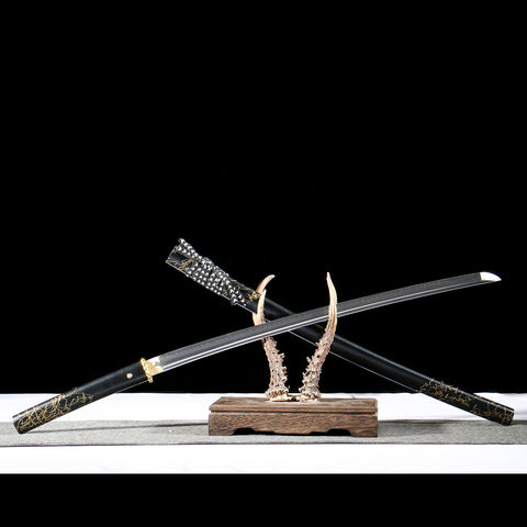 Gilded Night Atsu Katana T10 blade with visible Hamon